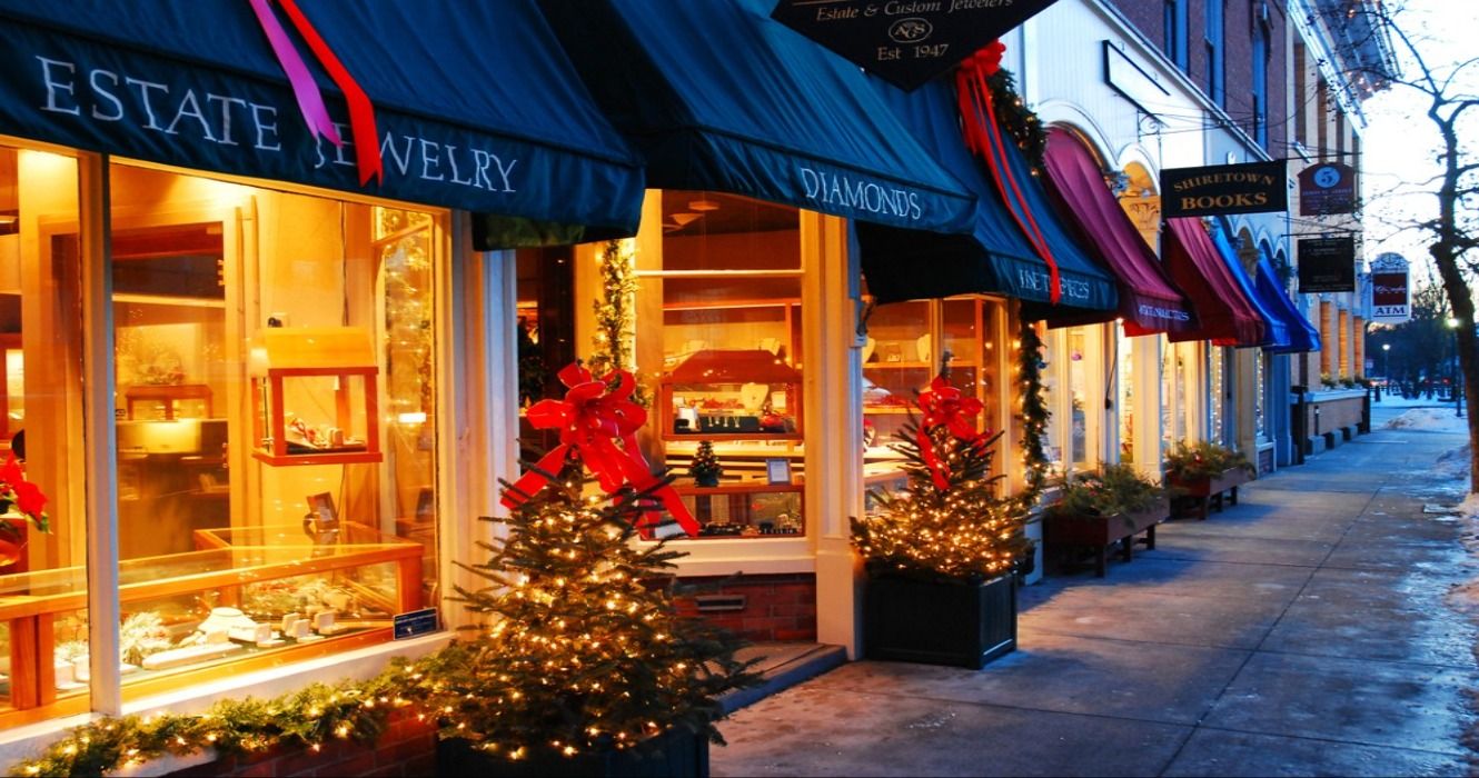 10 U S Christmas Towns Worth Visiting This Year