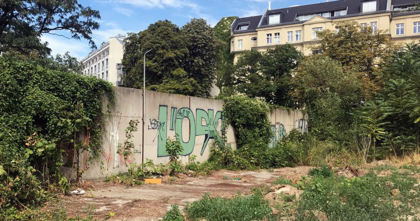 Forgotten Section of the Berlin Wall Rediscovered By a Walking Tour In 2018