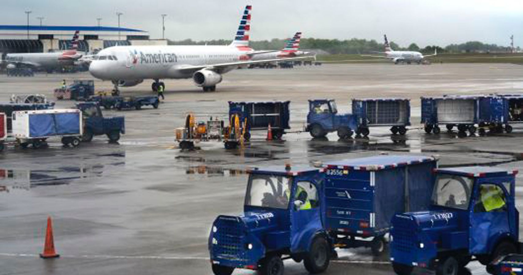Airlines Forced To Waive Change Fees For Passengers Amid Hurricane