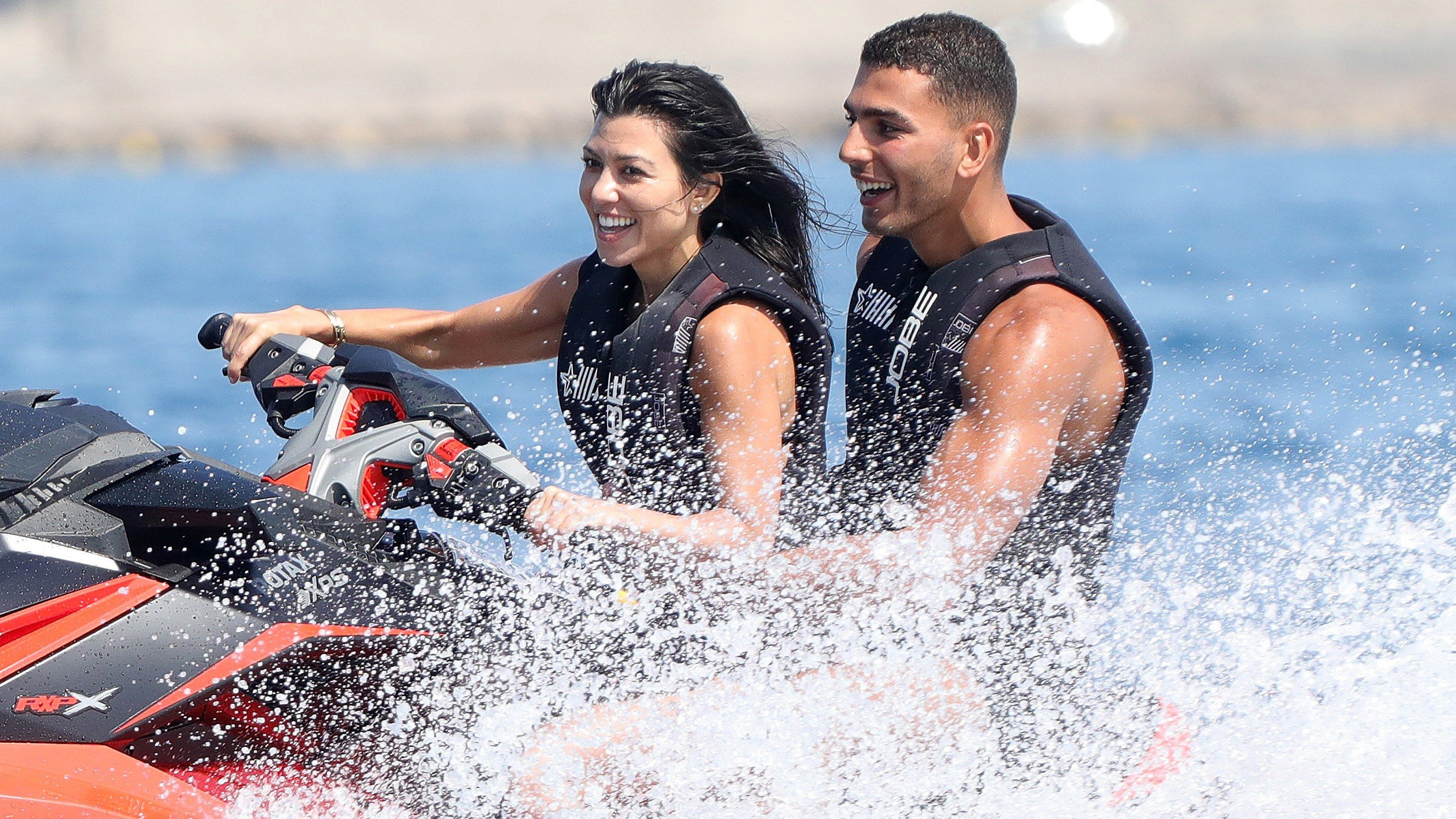 20 Exclusive Pics Of The Kardashians On Vacation