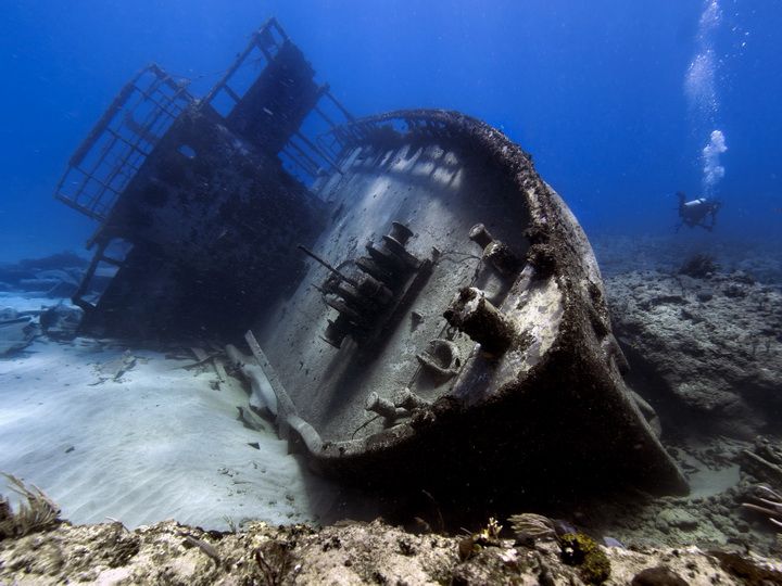 15 Photos Of Sunken Ships (10 Real-World Pirate Boats)