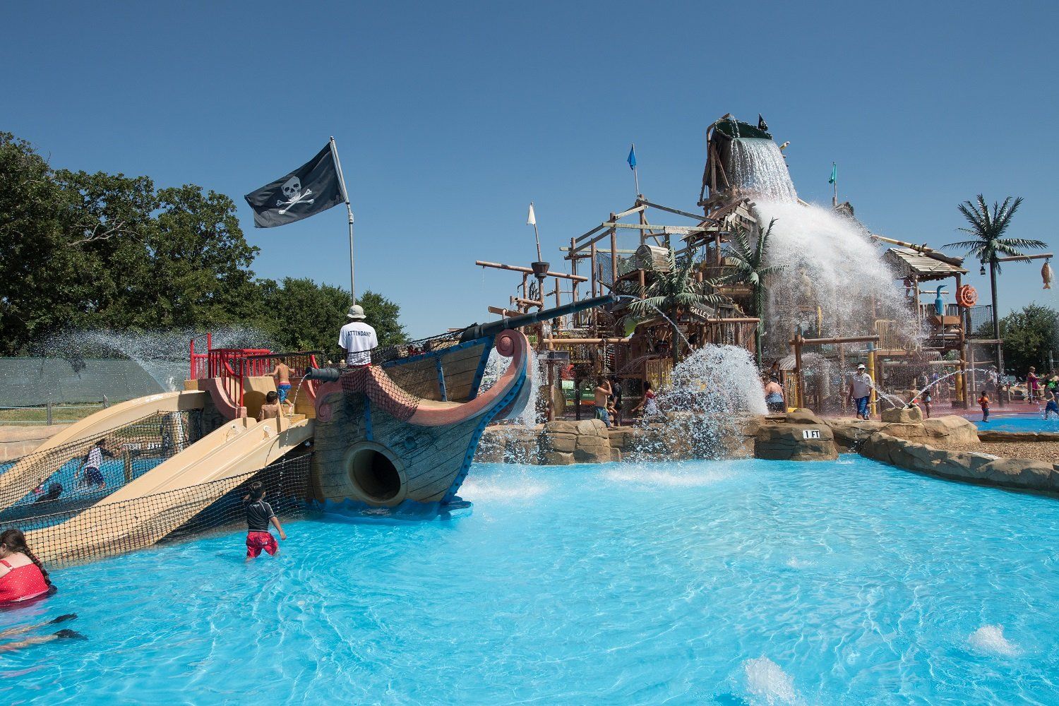 Ranked 10 Best Six Flag Parks Located in America