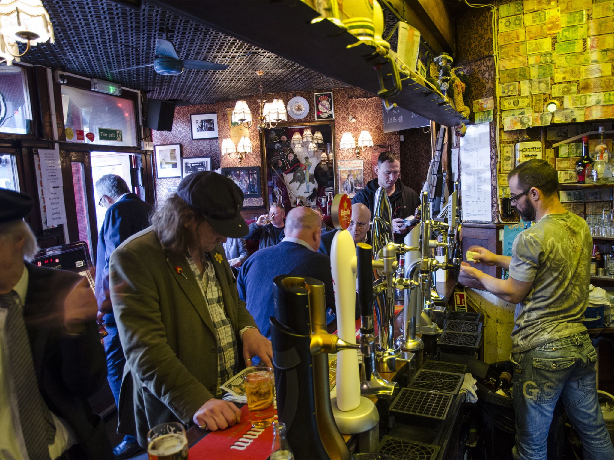 10 Oldest Pubs In London (& The Historic Events That Happened There)