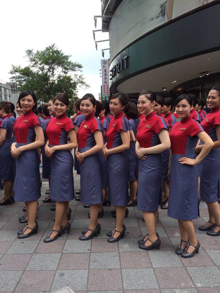 20 Most Flattering Flight Attendant Uniforms Thetravel