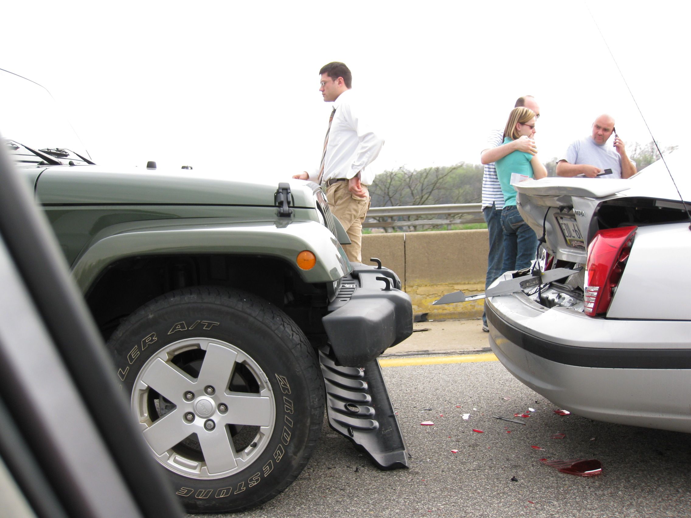 Two motorists in an accident