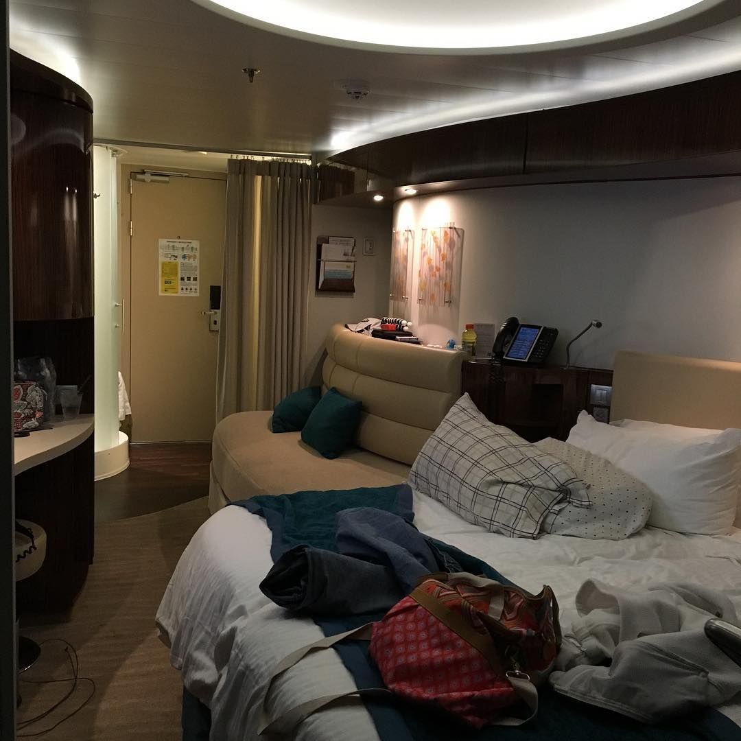 cruise ship room