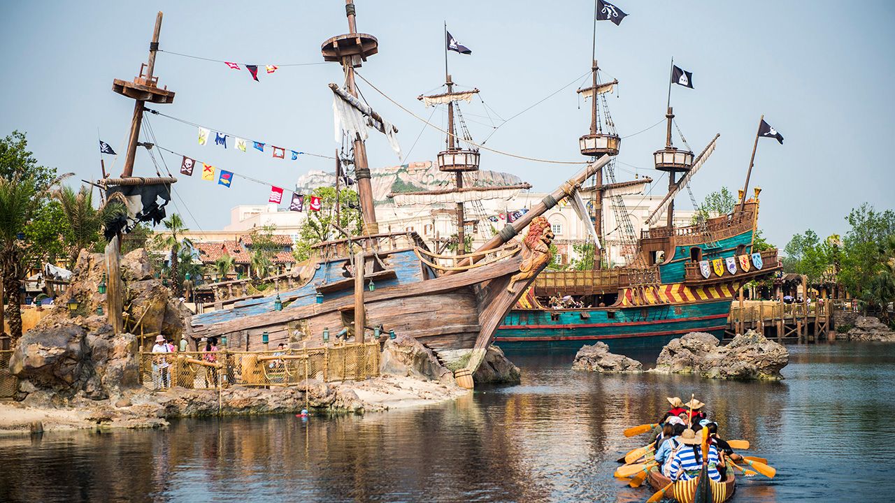 the pirates of the caribbean battle for sunken treasure ride at shanghai disney