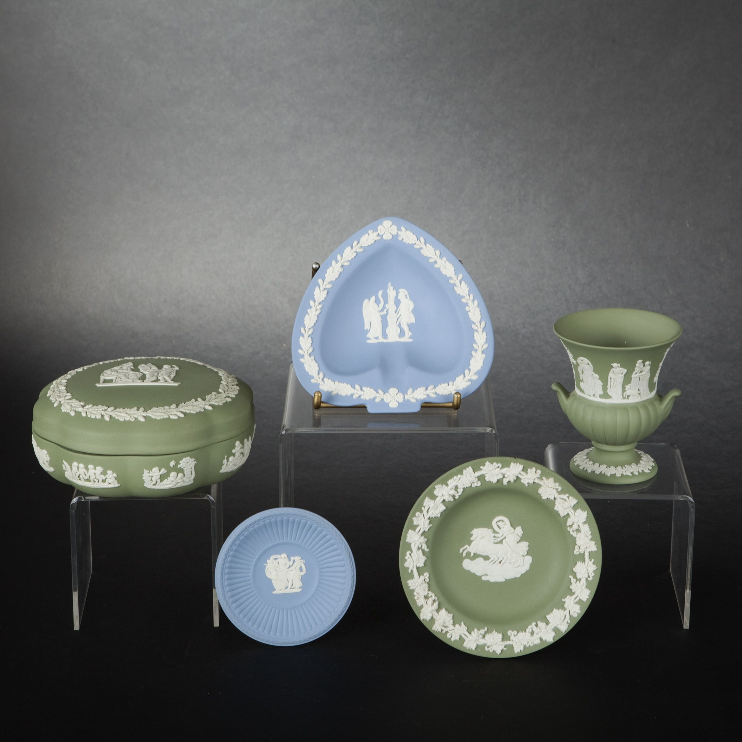 If You Have Any Of This Antique Dishware Sitting Around, It Could Be Worth Big Money