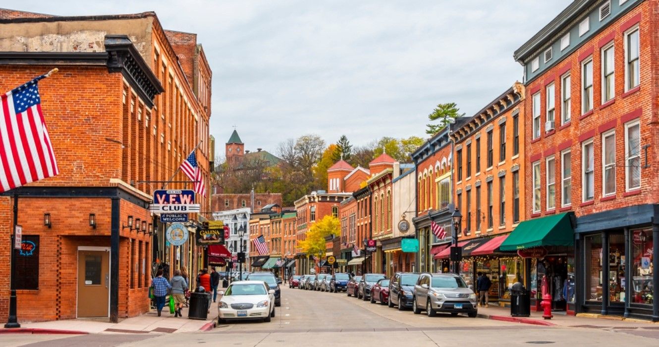 10 Small Towns In Illinois That Are Perfect For A Quaint Weekend Getaway