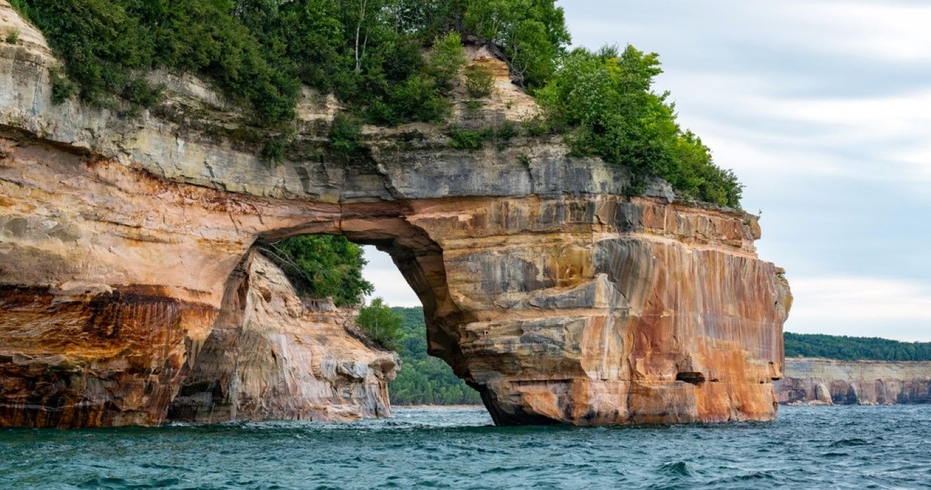 Here's How To See Pictured Rocks Without A Boat