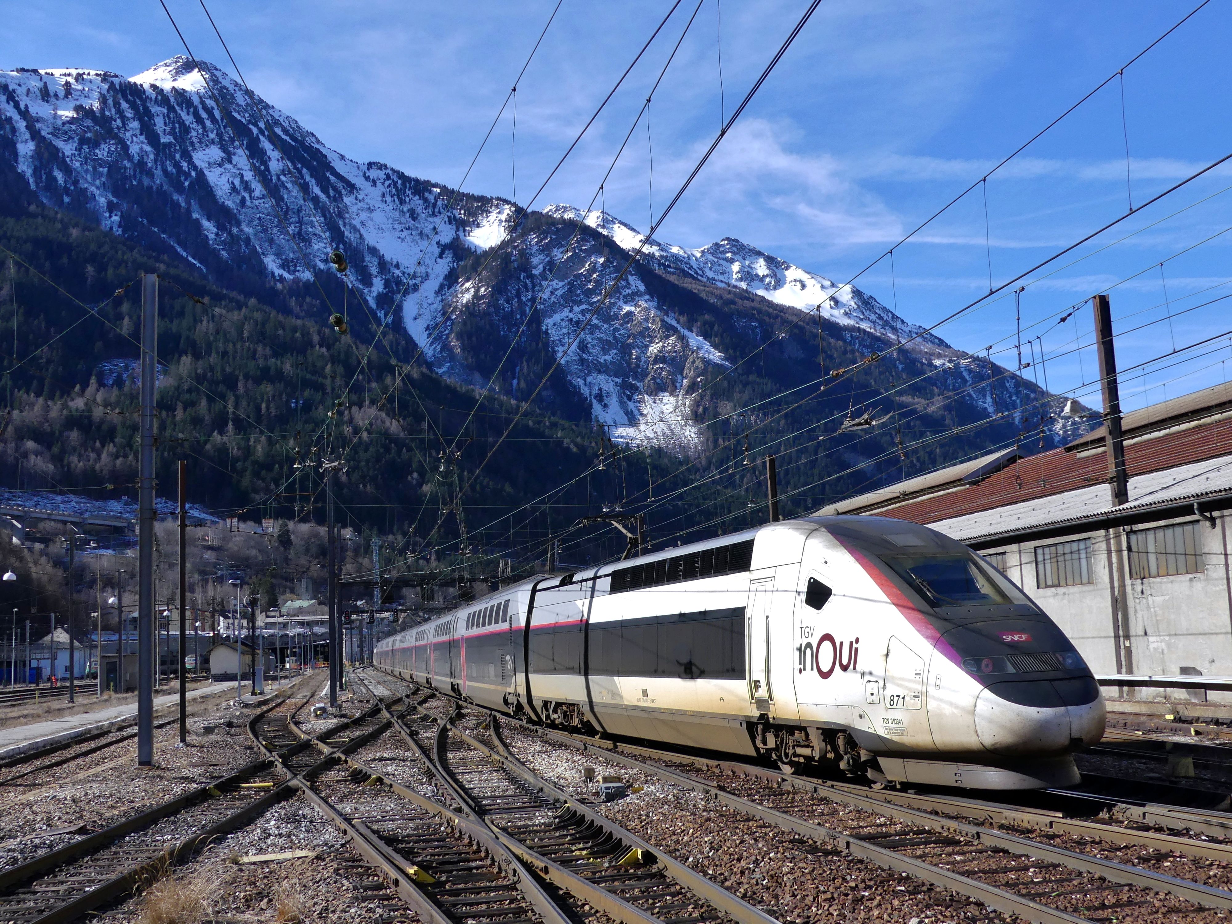 TGV_Hiver_Modane-Quimper_à_son_départ_(hiver_2020)-1