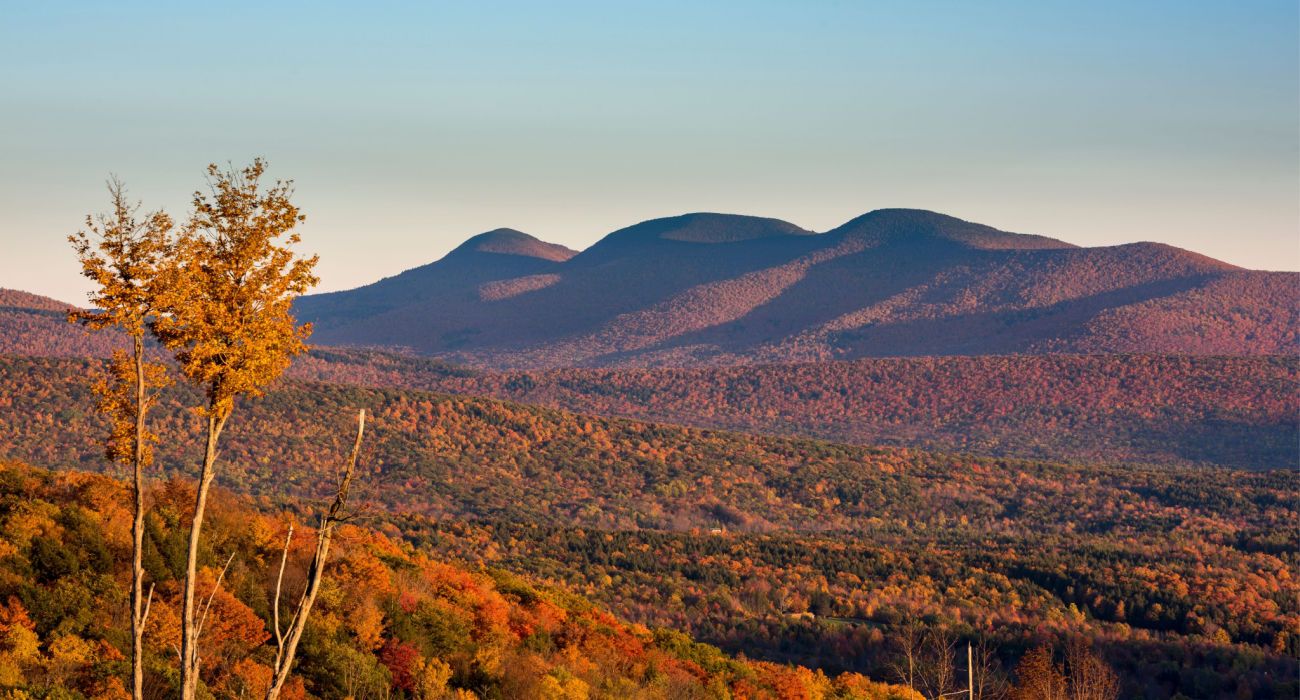 fall foliage along the Catskill Mountains in upstate New York