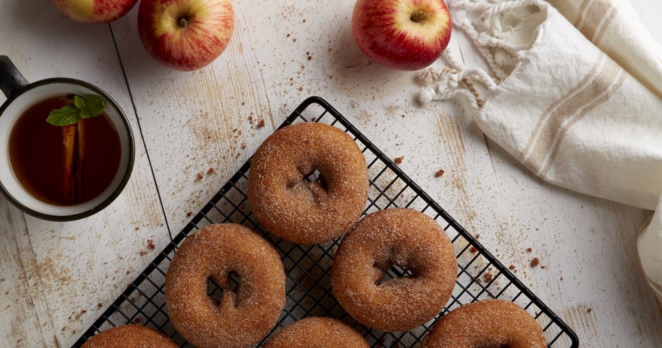 Cinnamon donuts with apple cider