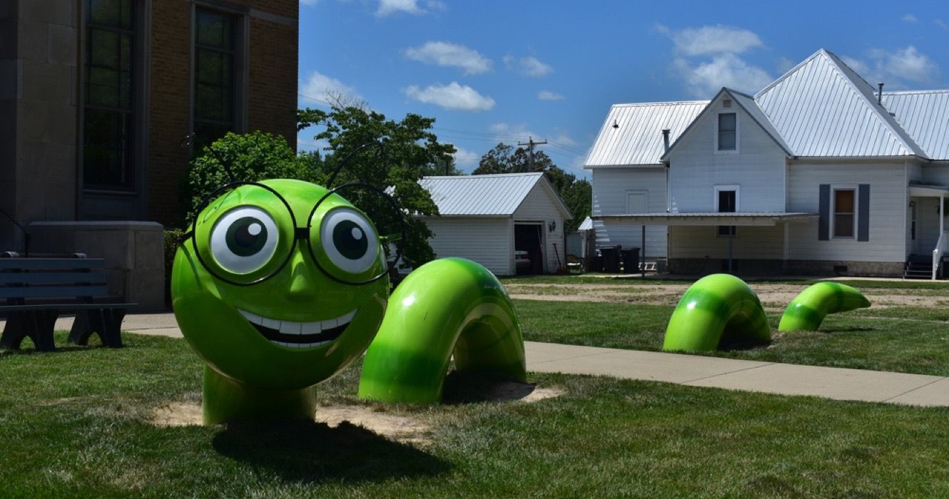 Giant green worm sculpture, Casey, Illinois