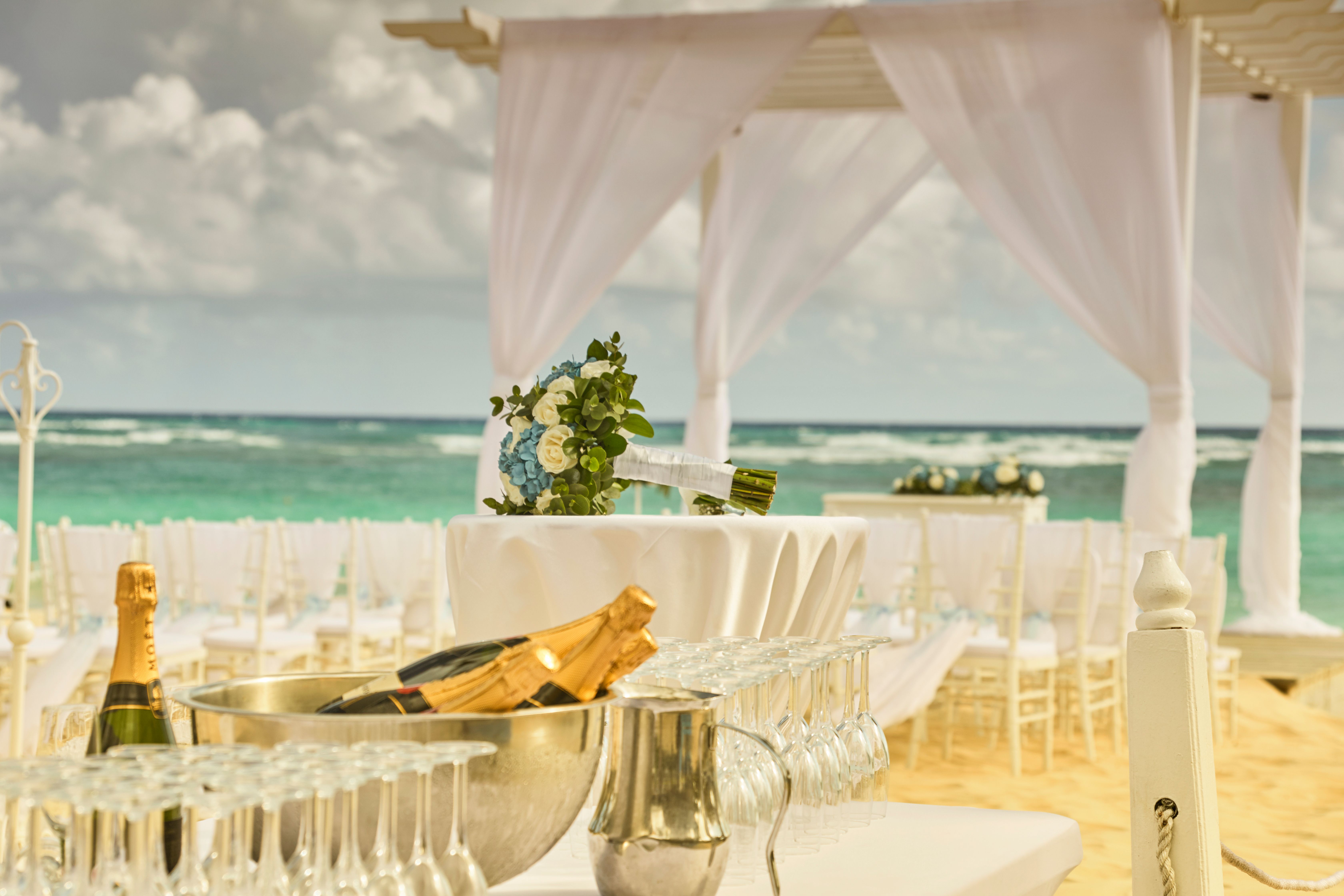 Champagne via Bahia Principe