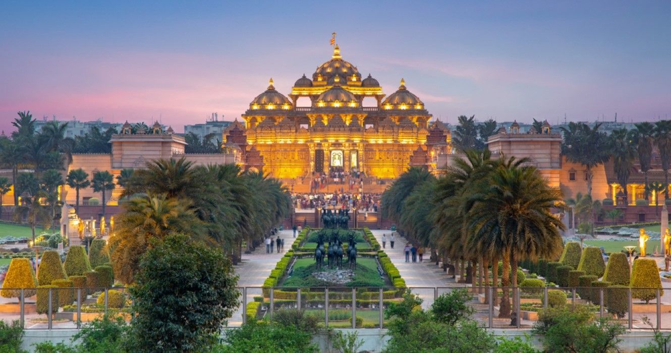 Visit New Delhi's Akshardham Temple For An Inspiring Journey Of Art And Spirituality