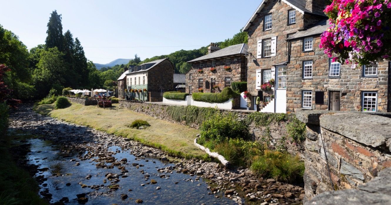 10 Small Towns In Wales That Are Beautiful, Cozy, & Filled With Plenty ...