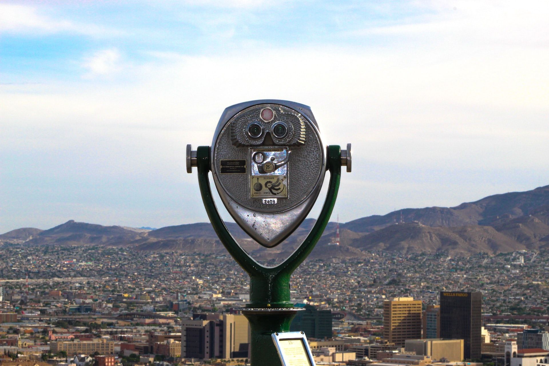 A viewing scope overlooking El Paso TX
