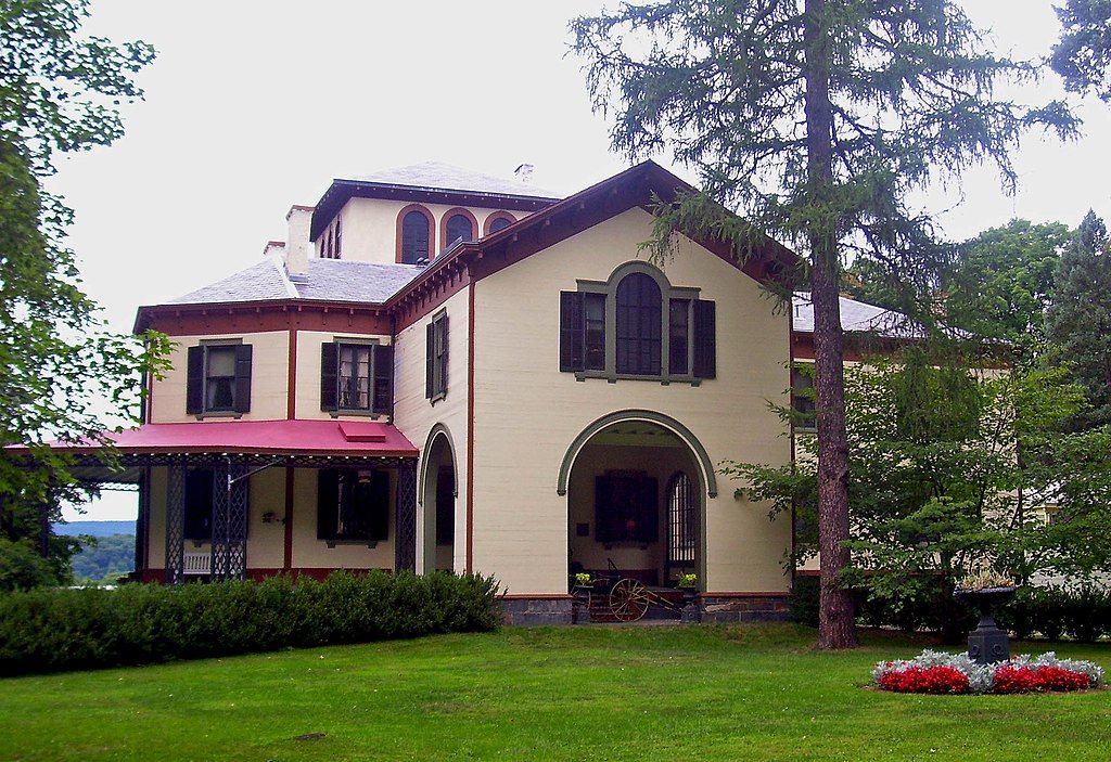 Locust Grove Estate mansion