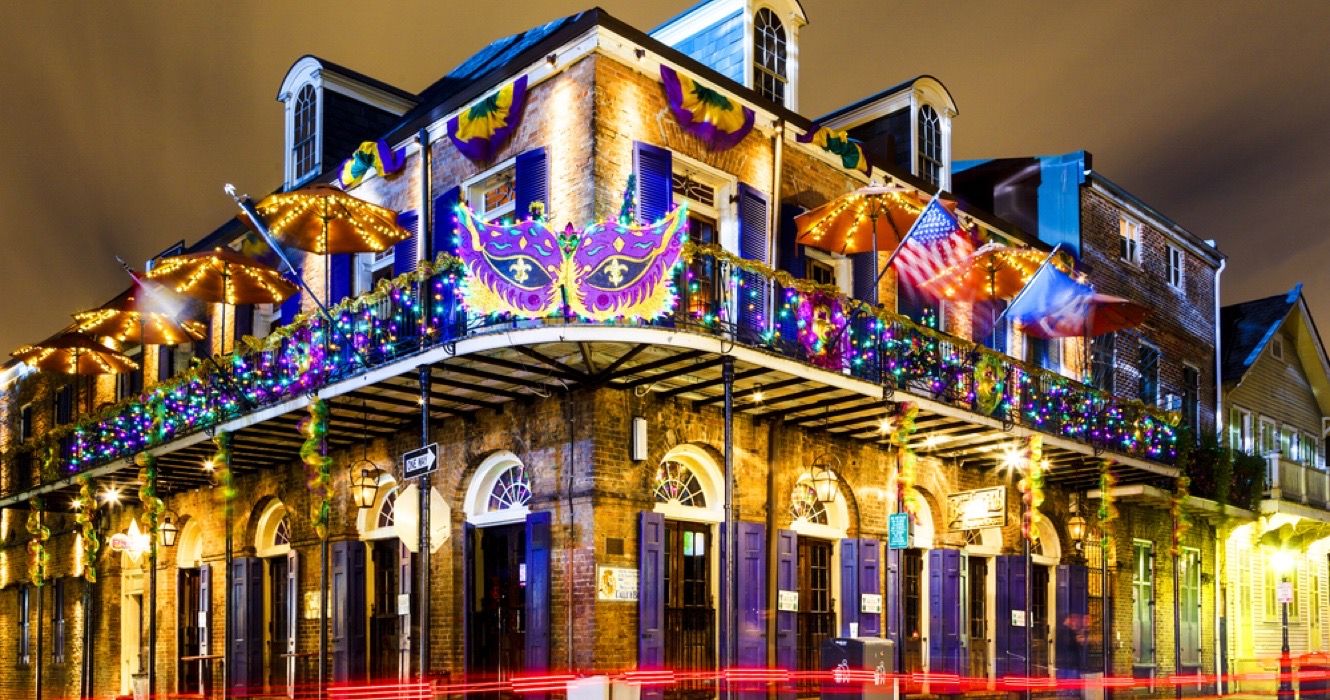 Pubs and bars in New Orleans, Louisiana at night