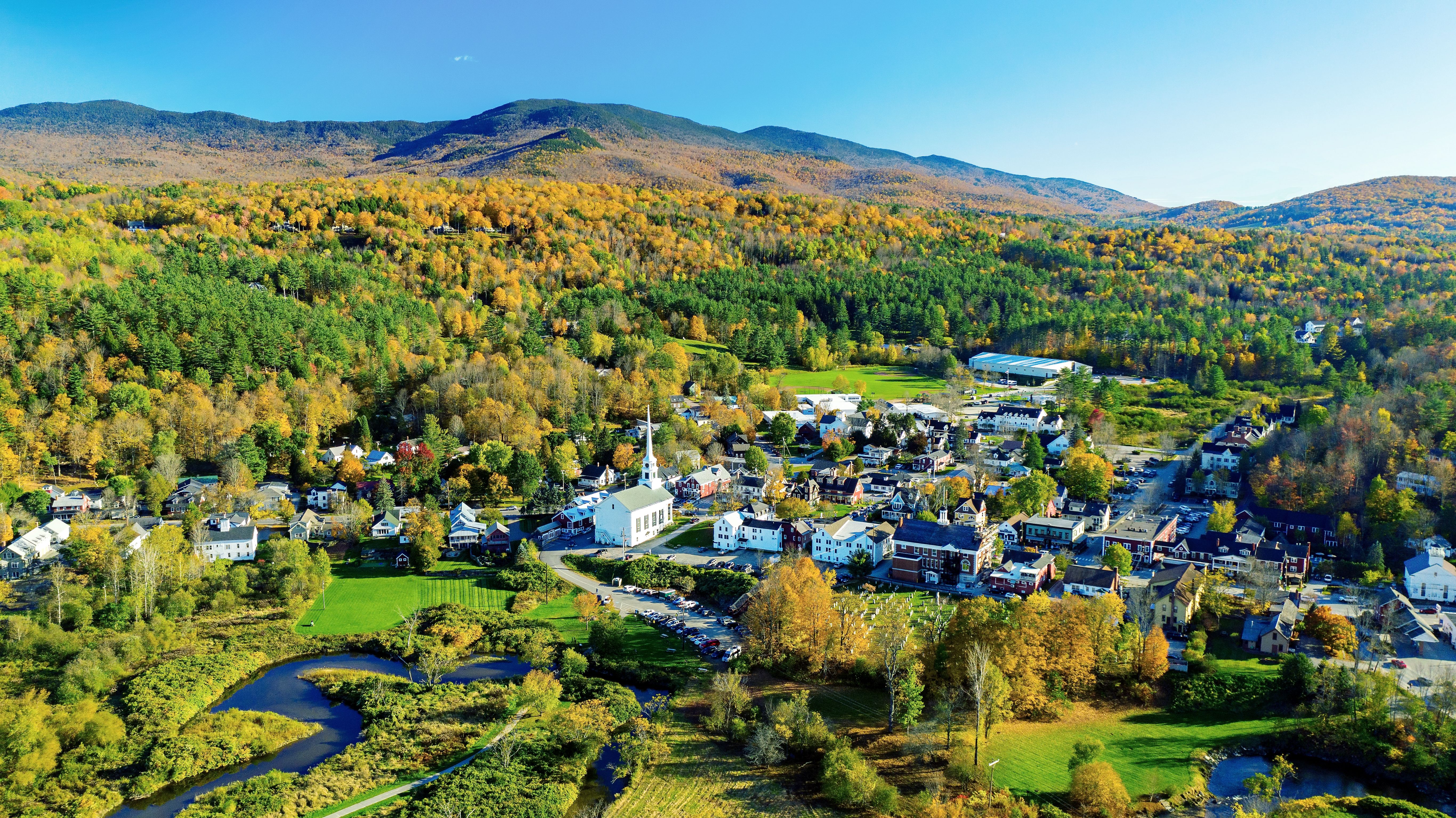 Uma vista aérea de Stowe, Vermont