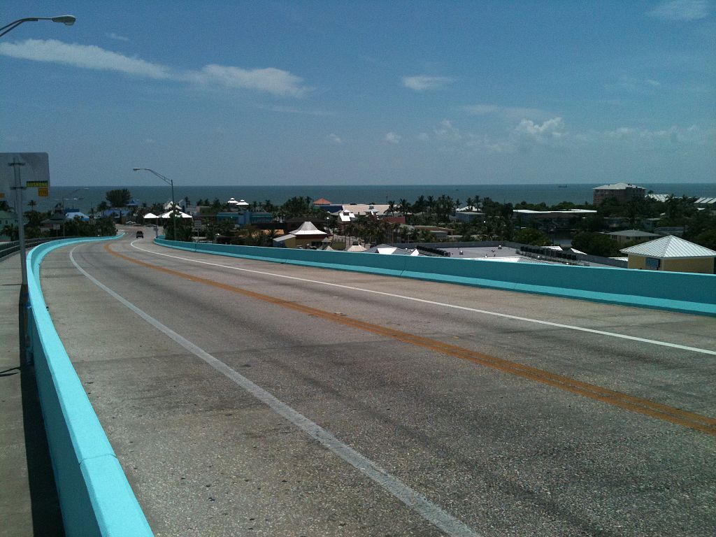 View of Fort Myers and Gulf of Mexico from roadway