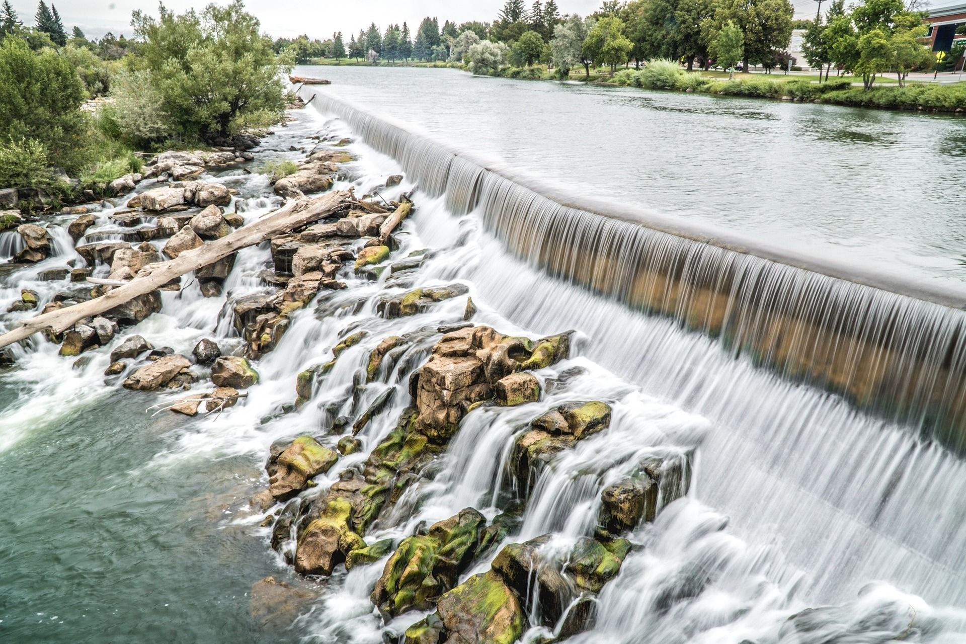 Idaho Falls, Idaho, has several natural falls, cascades, and rivulets in  the Snake River that runs through town