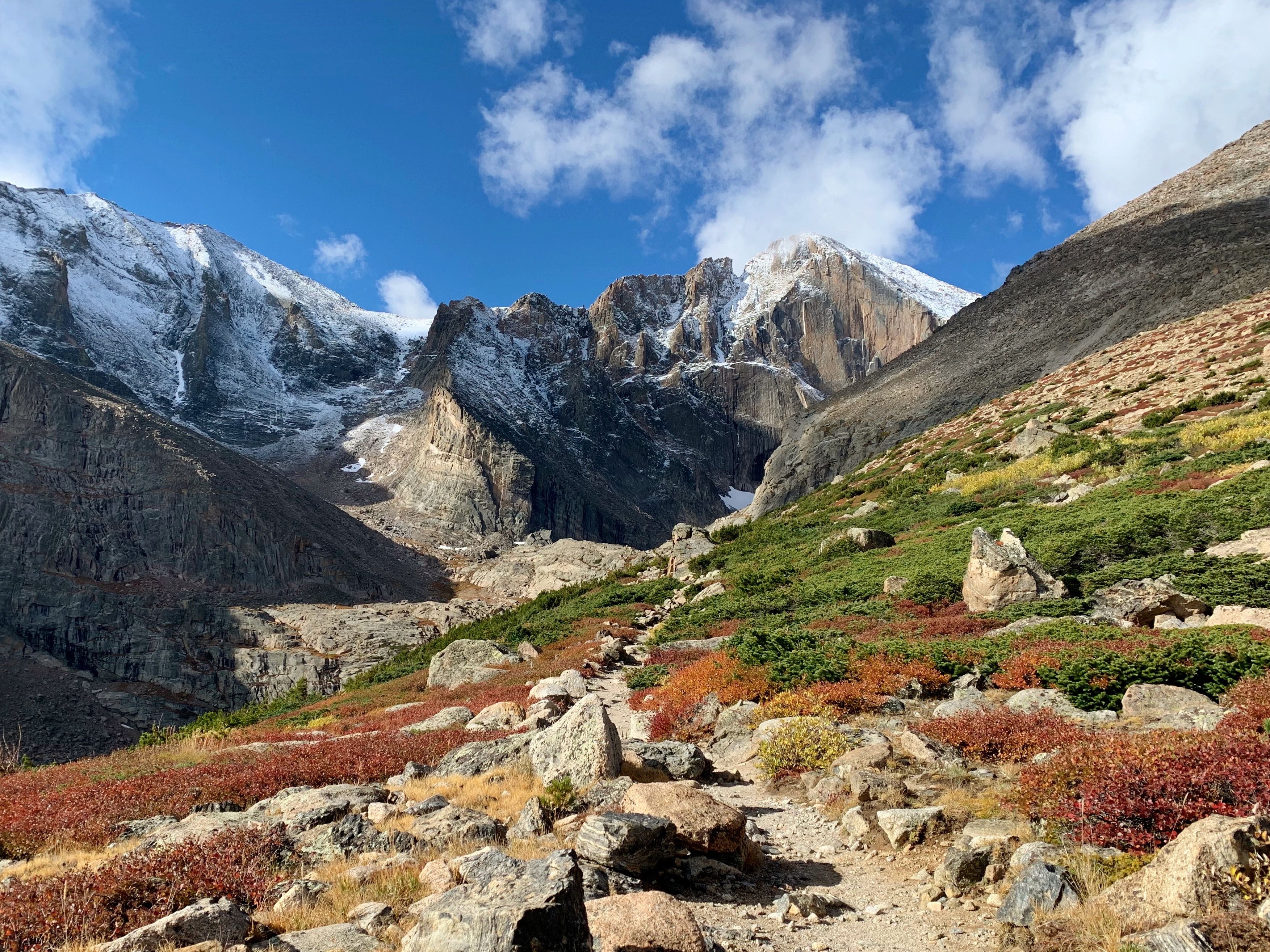  Longs Peak in the fall at Rocky Mountain National Park, CO, USA