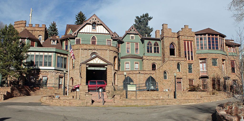 Miramont Castle Museum