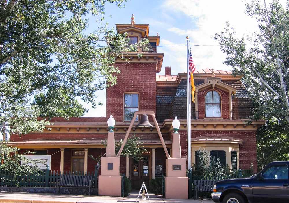 Front view of Silver City Museum