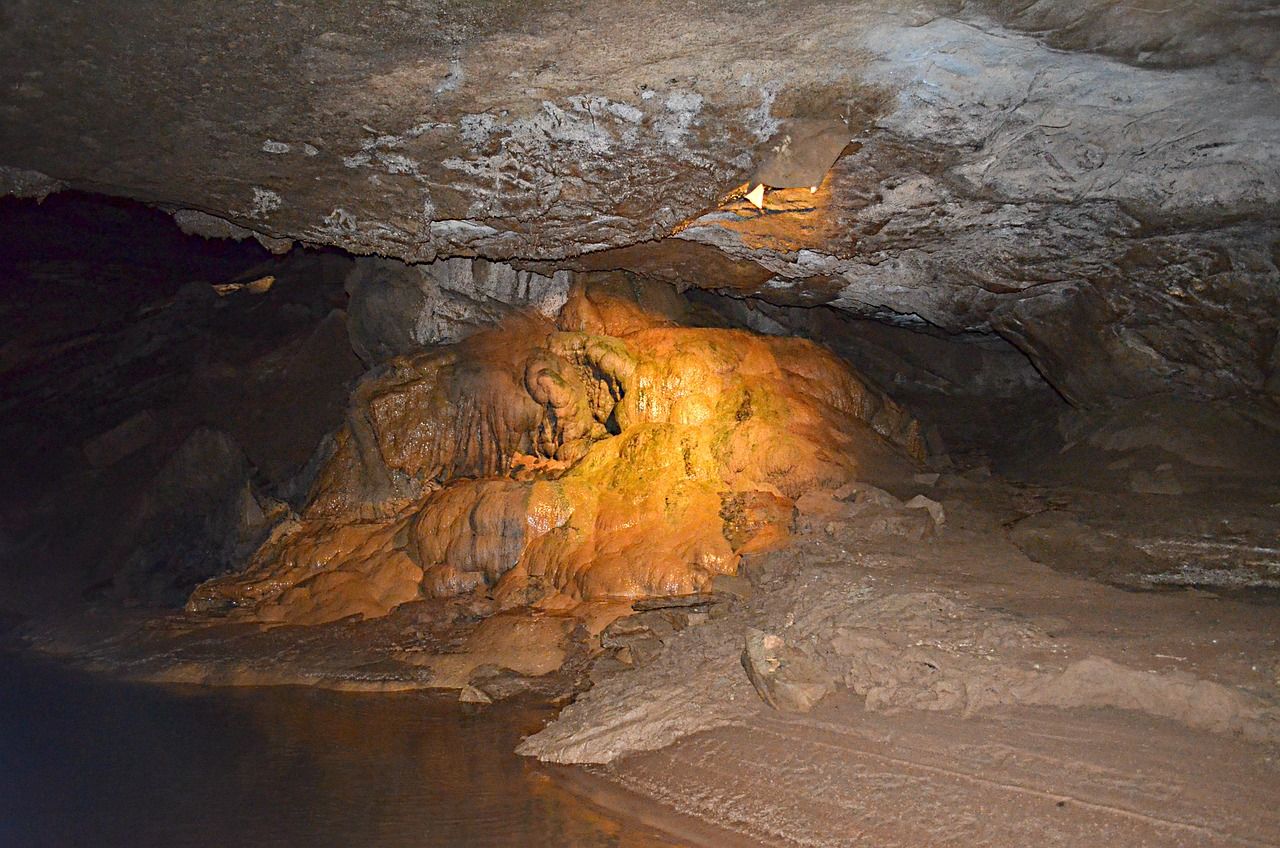 A section of the Lost River Cave, a beautiful place to visit in the summer, Kentucky