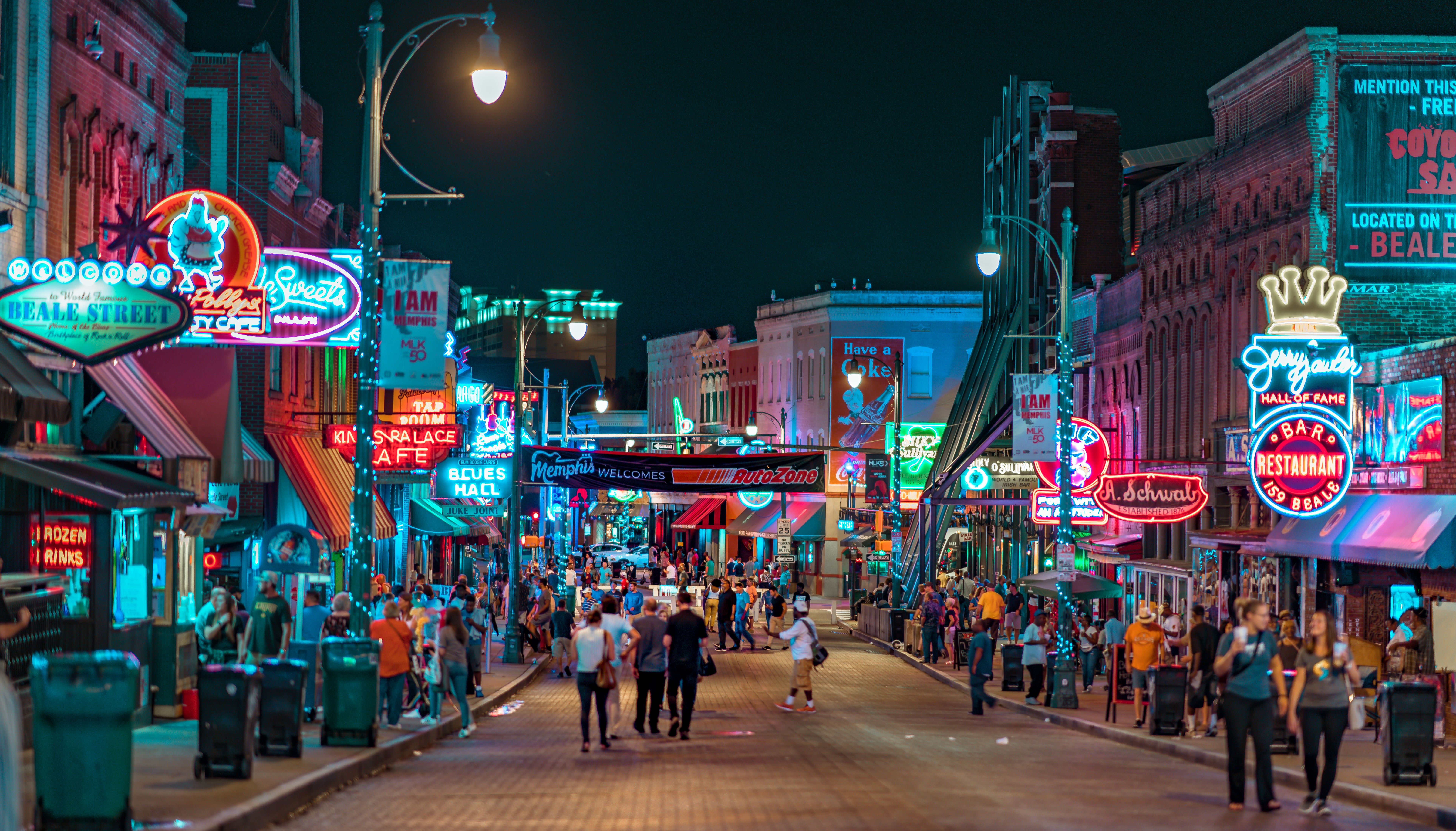 Evening on a busy Beale Street in Memphis