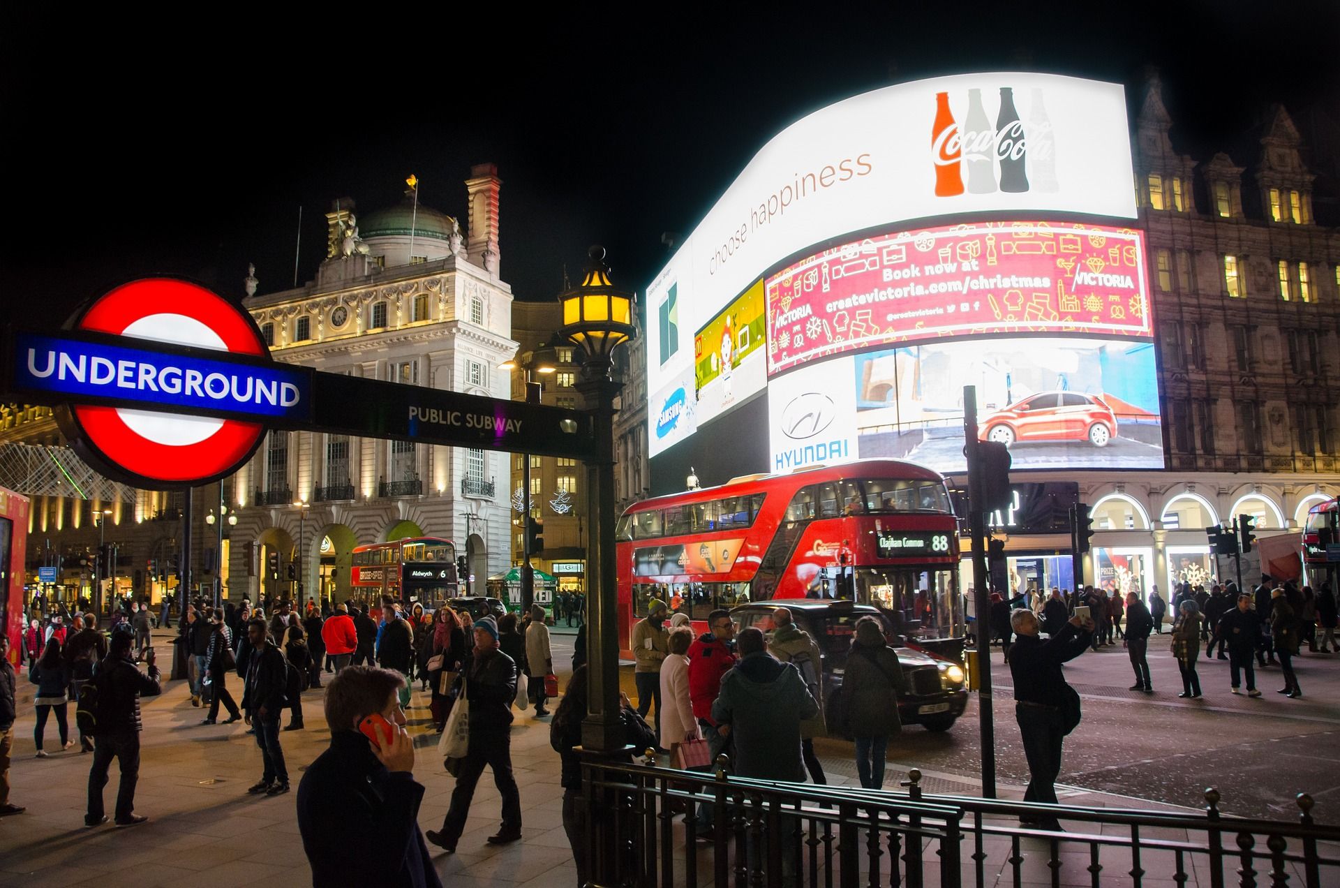 Shopping in Piccadilly Circus