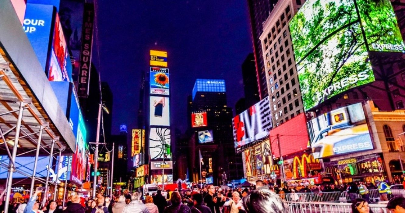 Can you walk around New York at night?