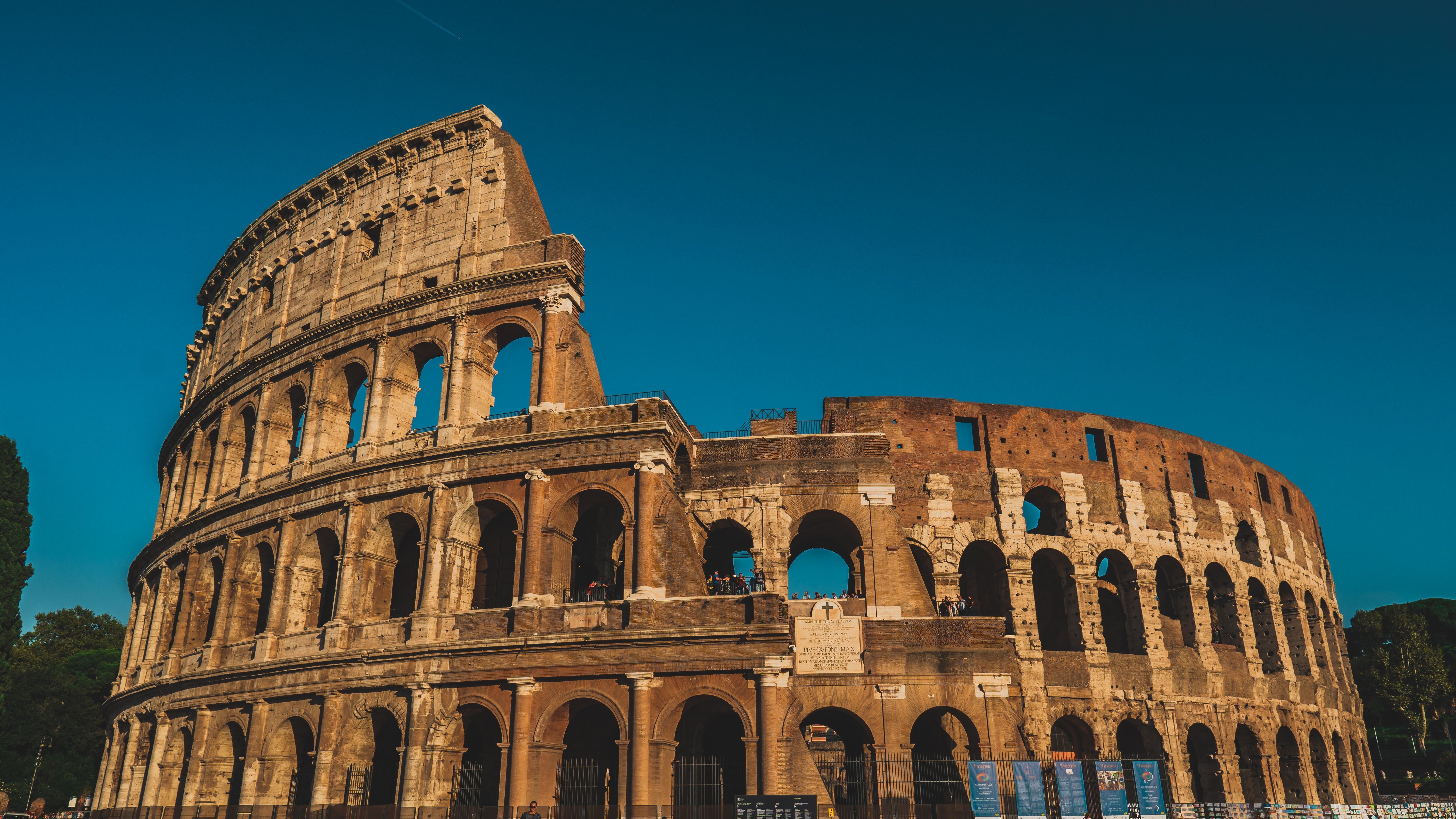 colosseum-ruins-italy