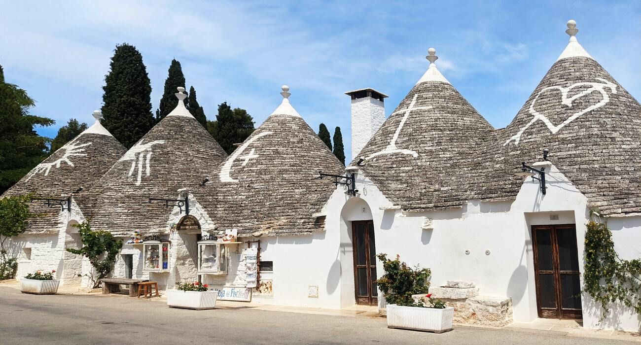 Alberobello : ce village pittoresque aux petits toits coniques ronds ...