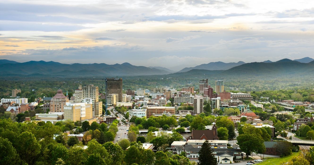 Asheville, North Carolina with mountains in the background