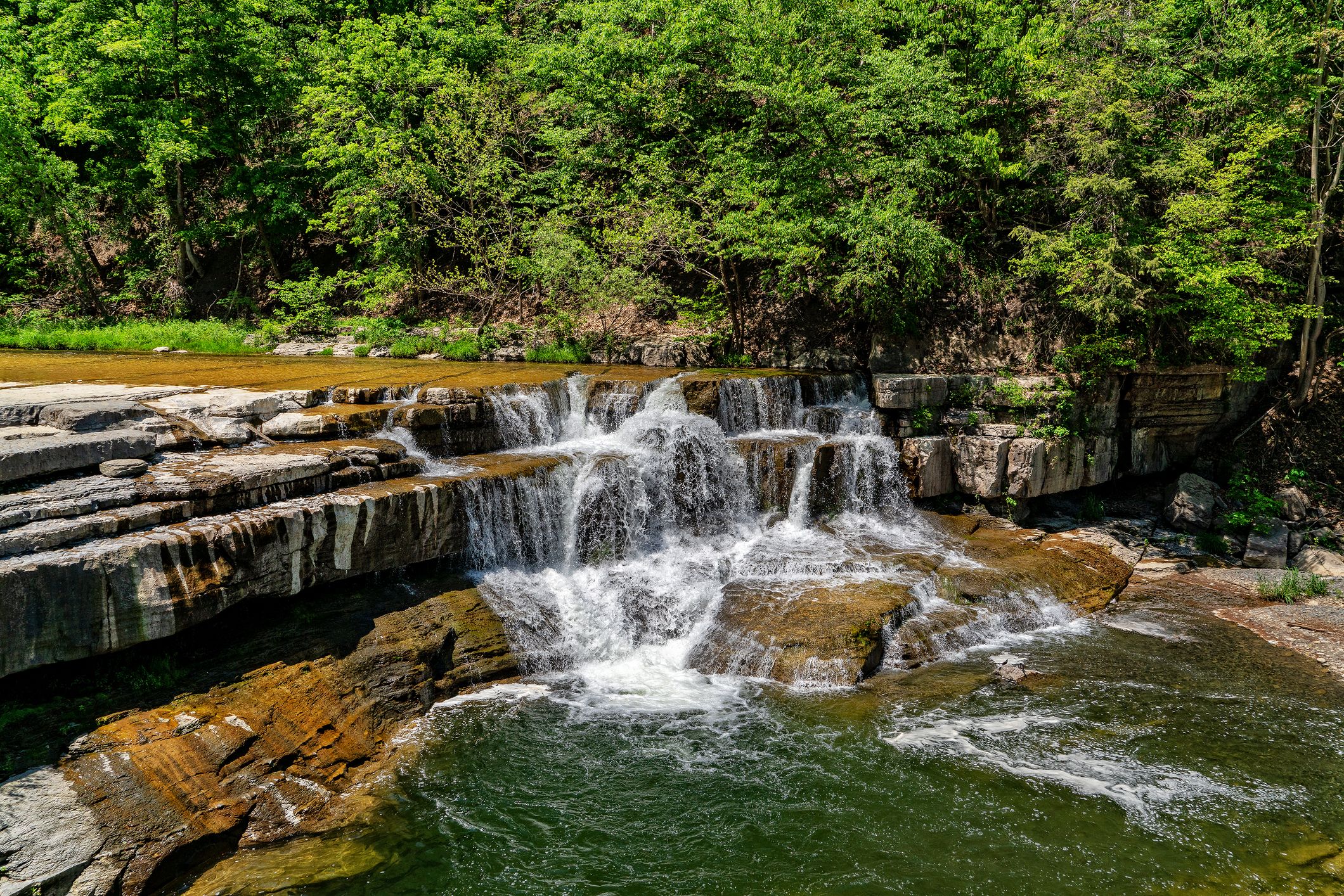 Cachoeira bonita em Taughannock Falls State Park em Nova York