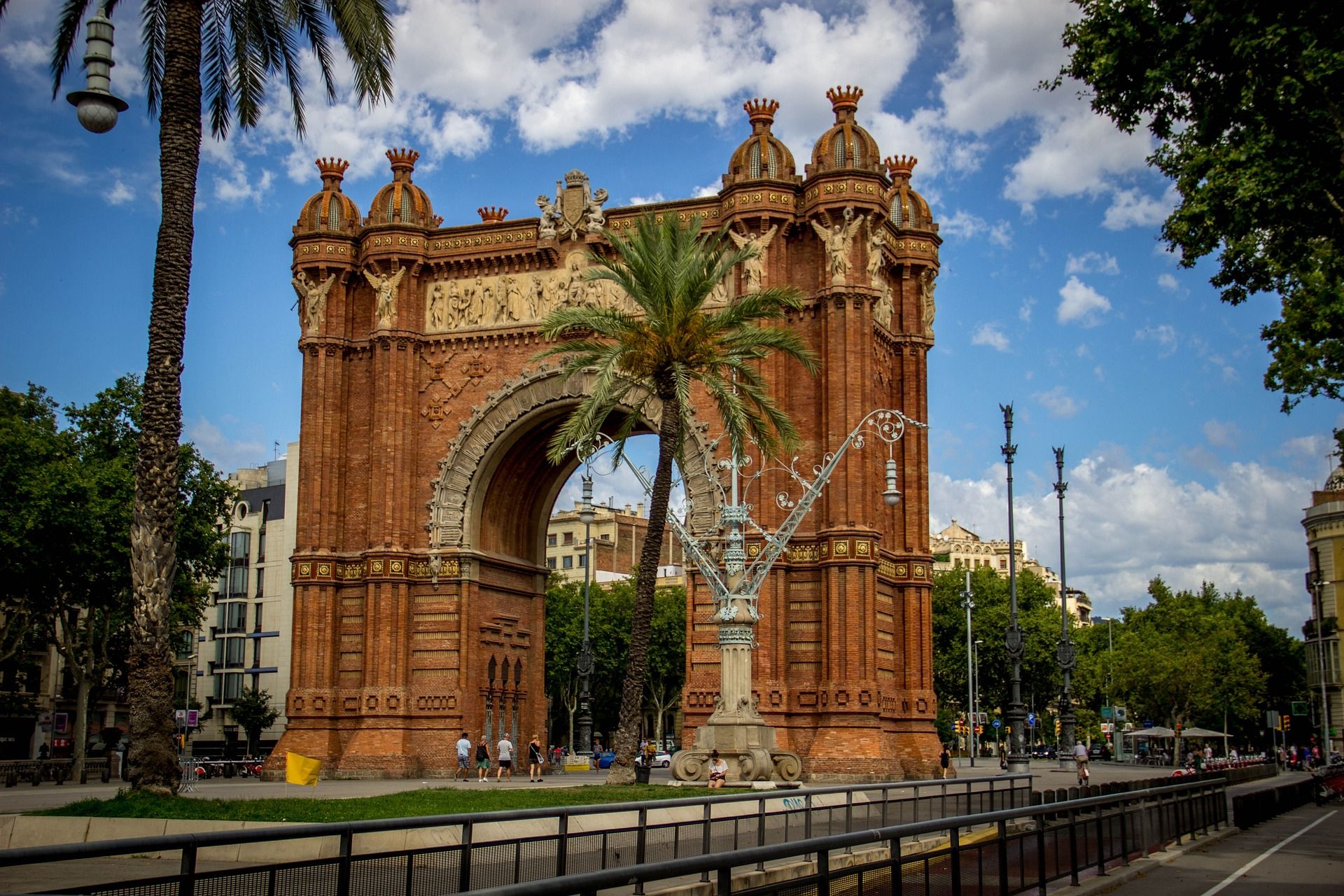 arc de triompf spain catalonia art architecture monument city barcelona
