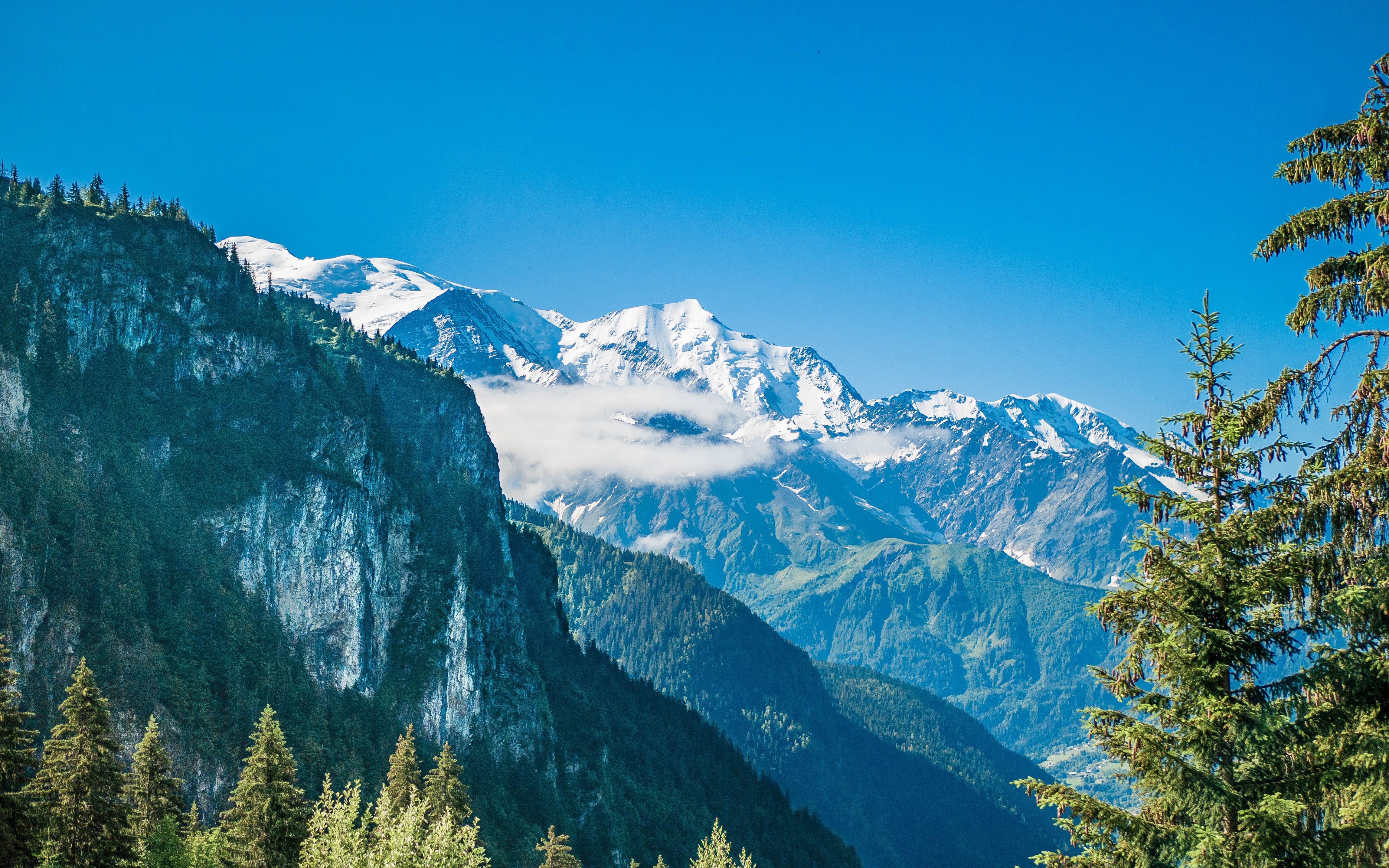 Mont Blanc na região de Haute Savoie da França