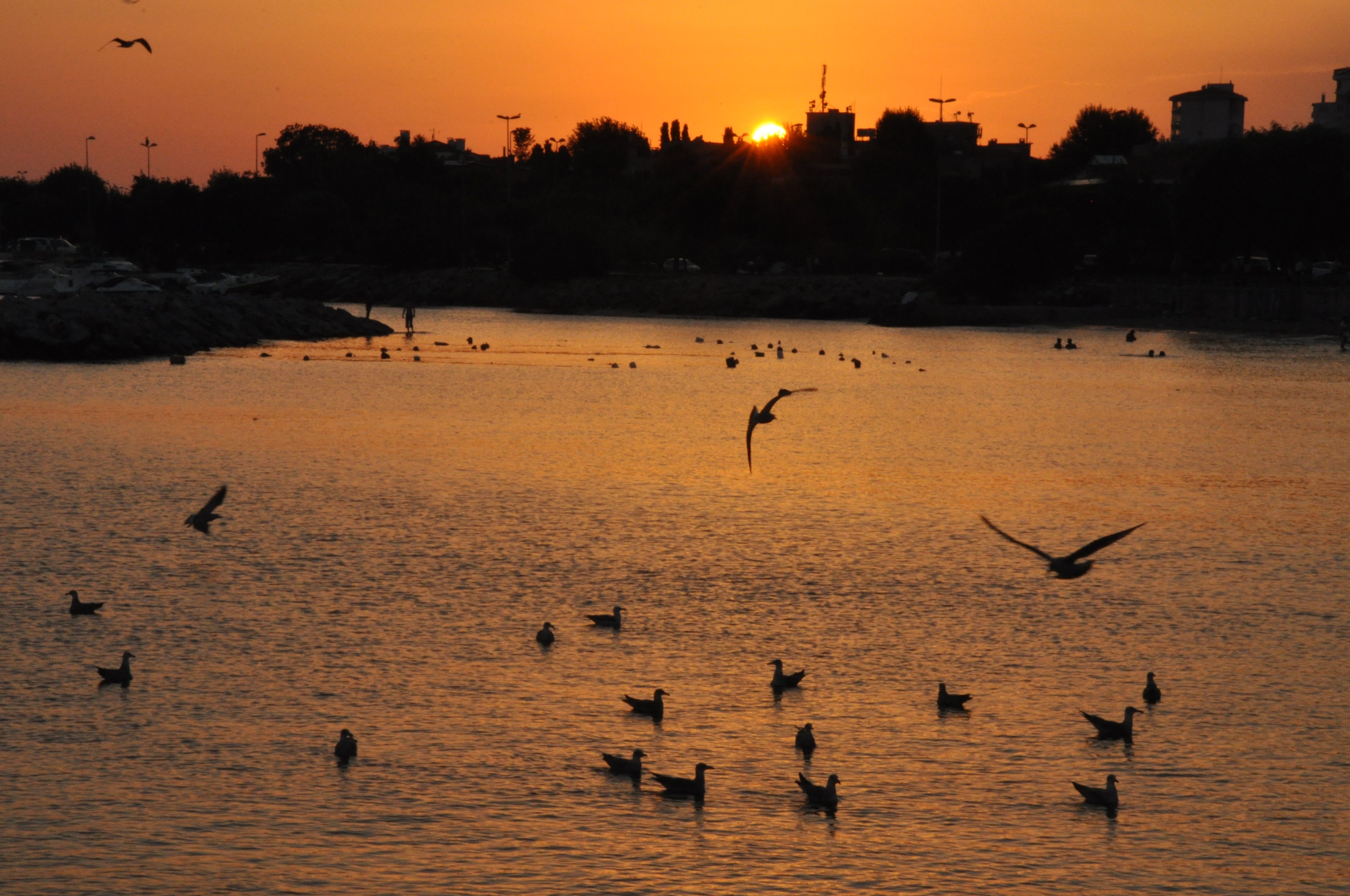 Pôr do sol em Bostancı, Kadıköy/Istambul, Turquia