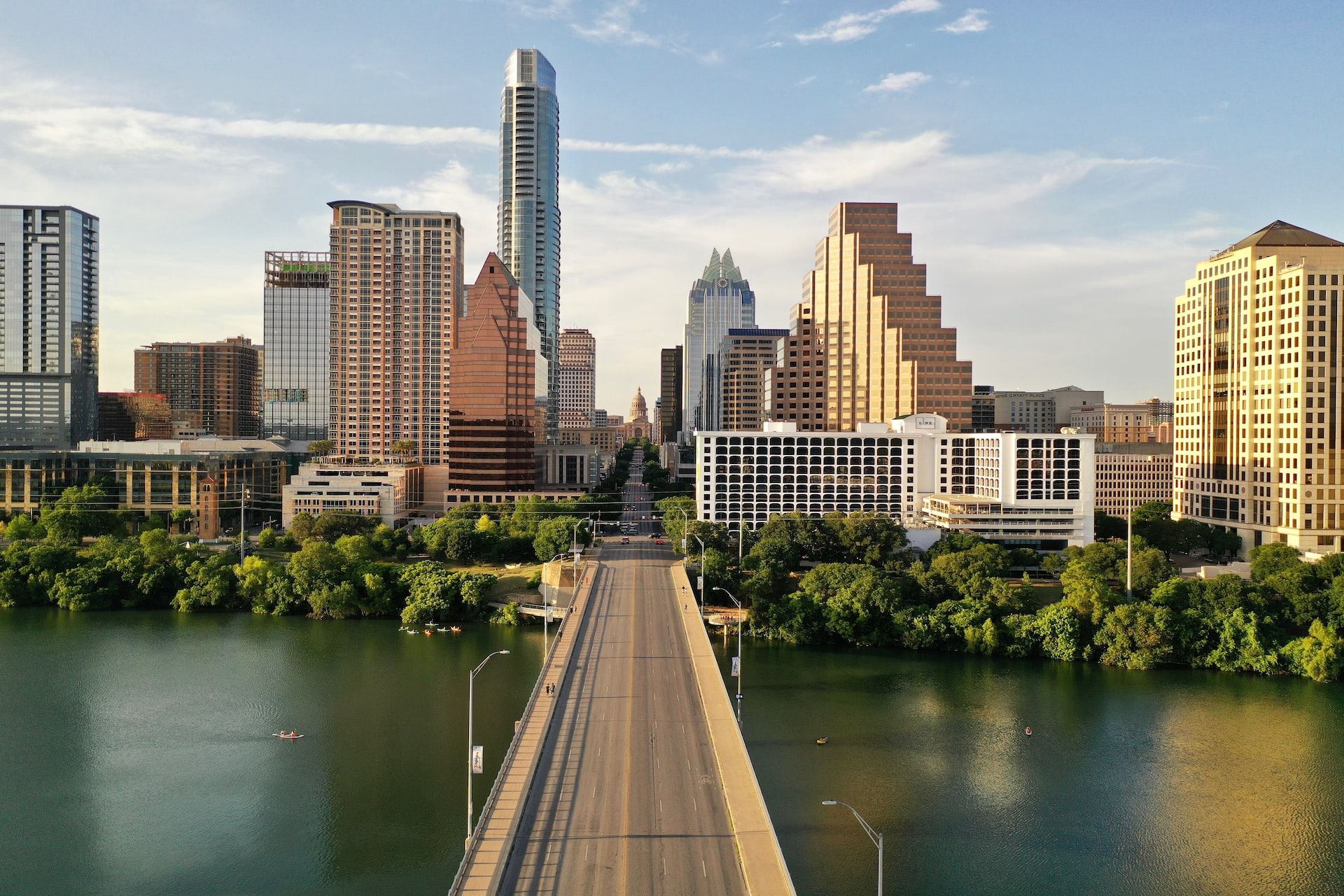 picture of Austin's downtown