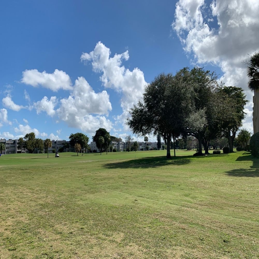 Oriole Golf Club has a semi-private, 18-hole course.