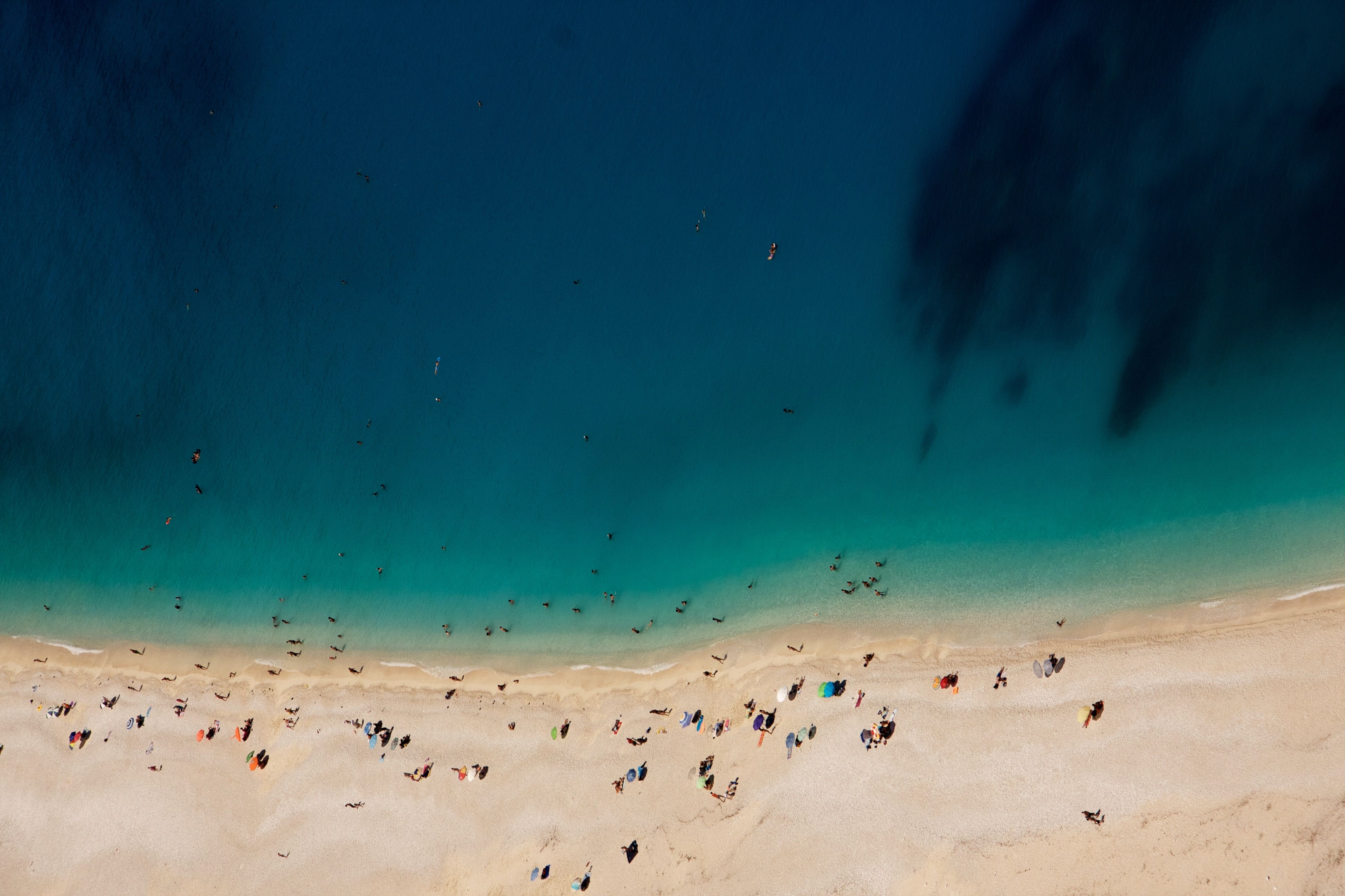 Vista aérea da praia de Myrtos