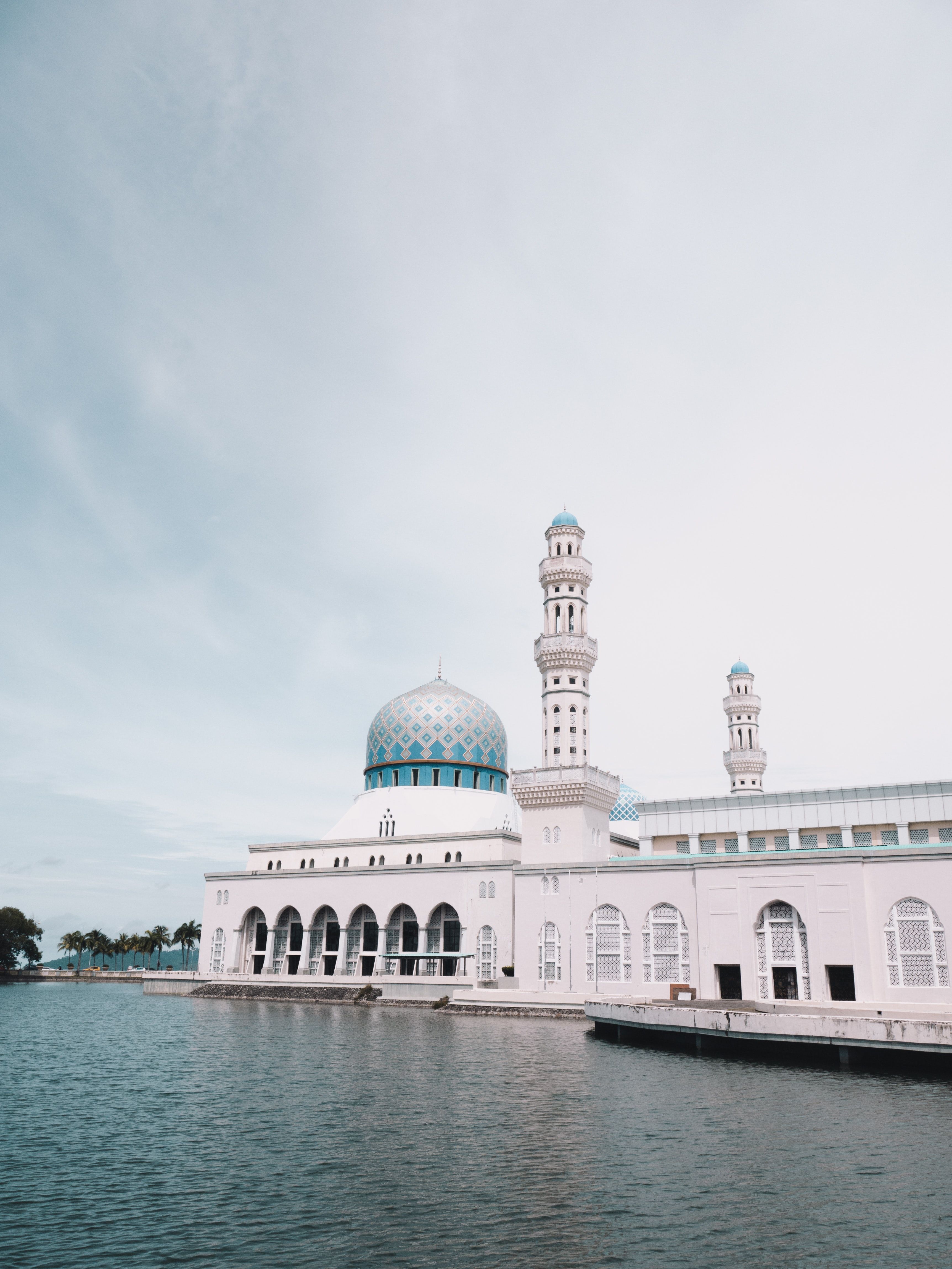 Foto de uma mesquita em Kota Kinabalu, Malásia