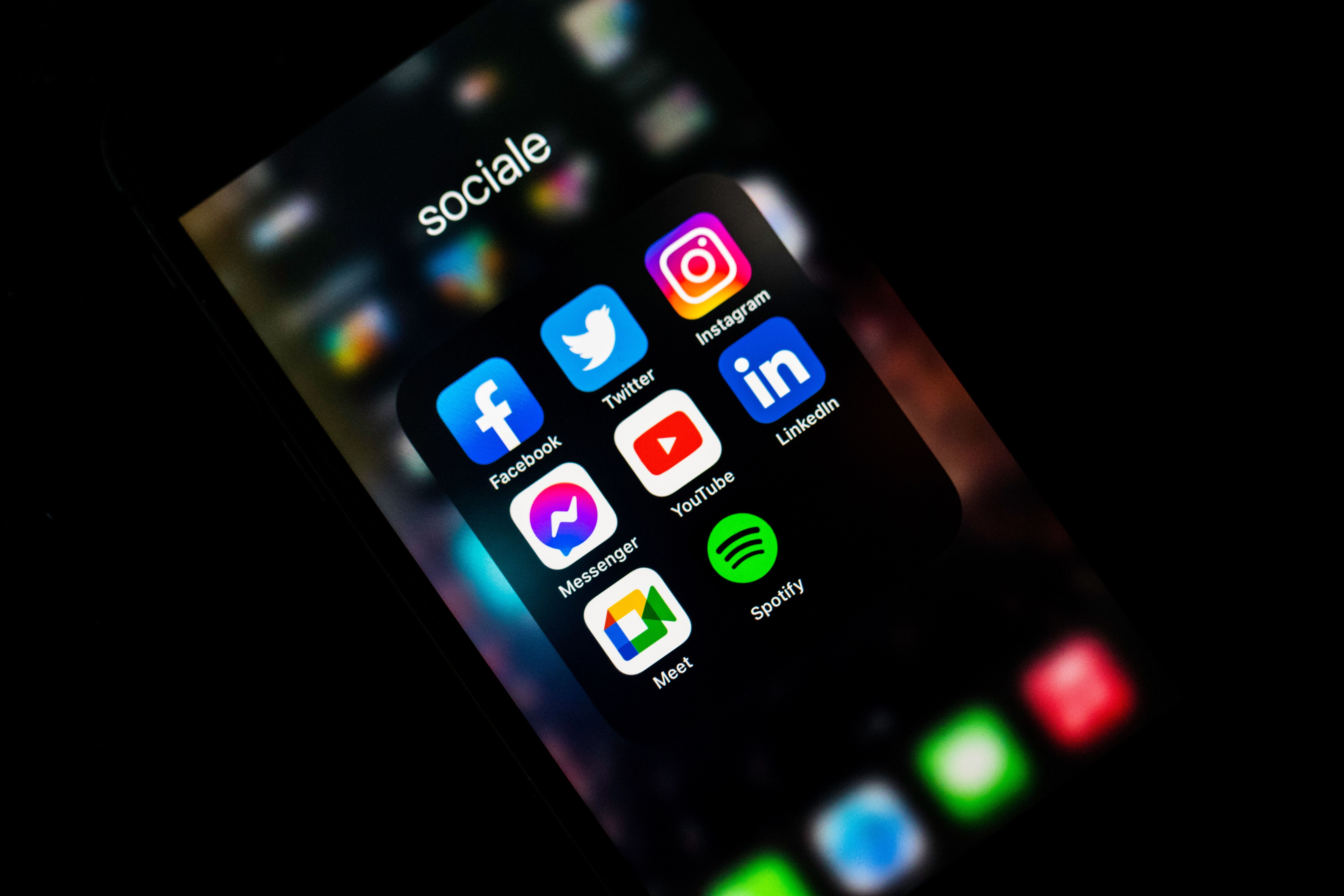 iPhone social media apps