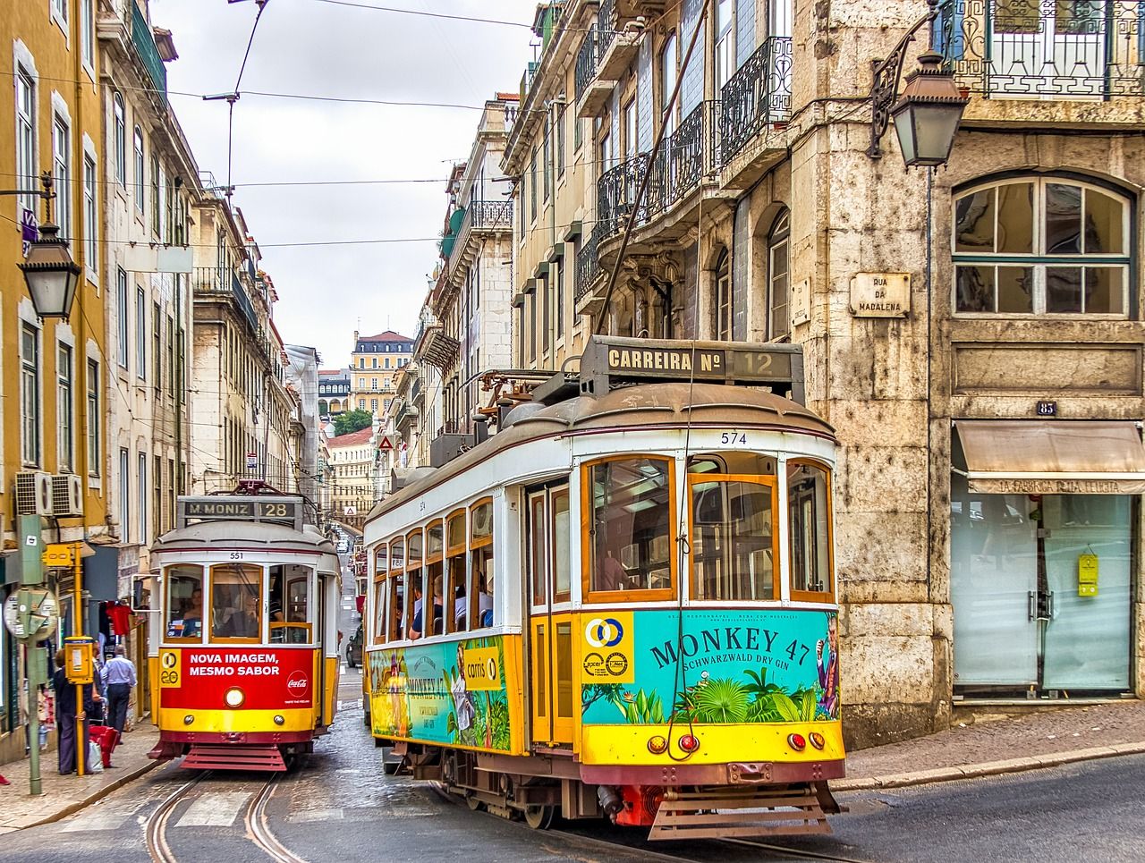A tram or a light train in Lisbon that offers free rides for those who have a Lisboa Card.