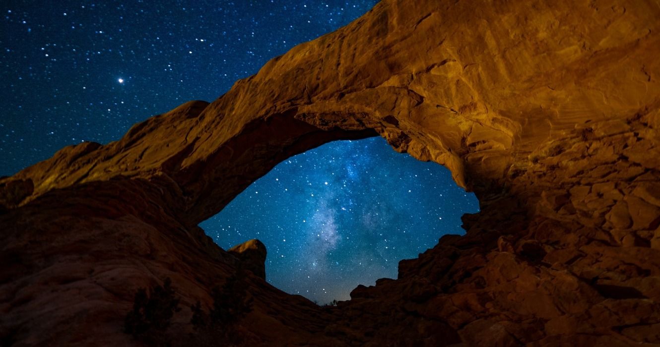 Formações rochosas extraterrestres no Deserto de Moab e no Parque Nacional Arches, em Utah