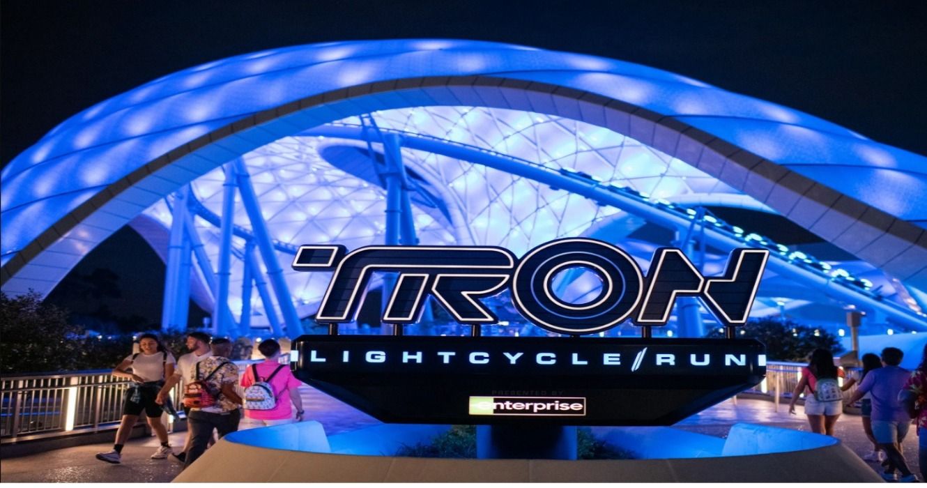 Tron Lightcycle/Run at night