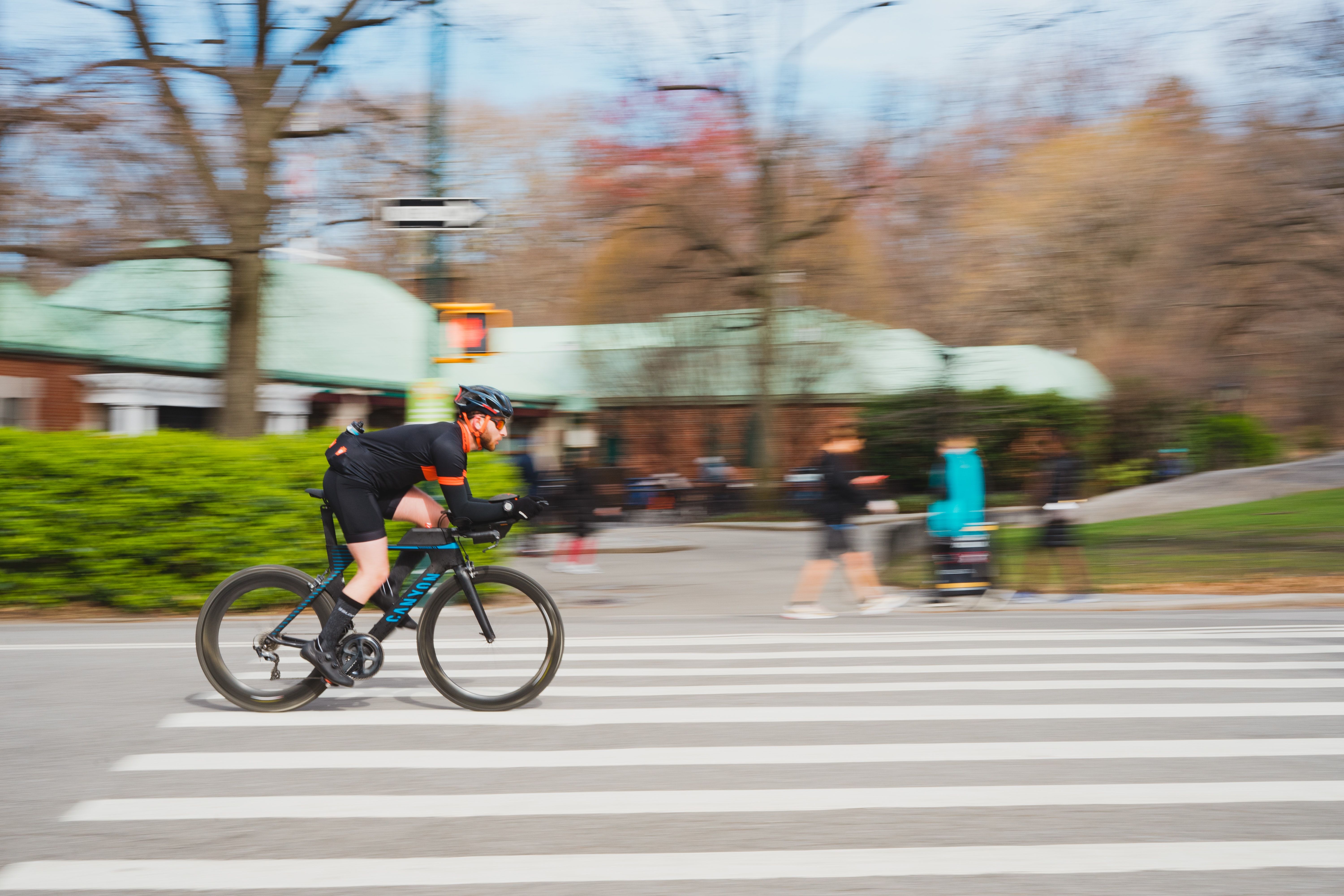 Andar de bicicleta na estrada no Central Park West